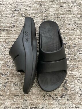 Oofos Recovery Slide Sandals Black ooahh Women’s Size 9